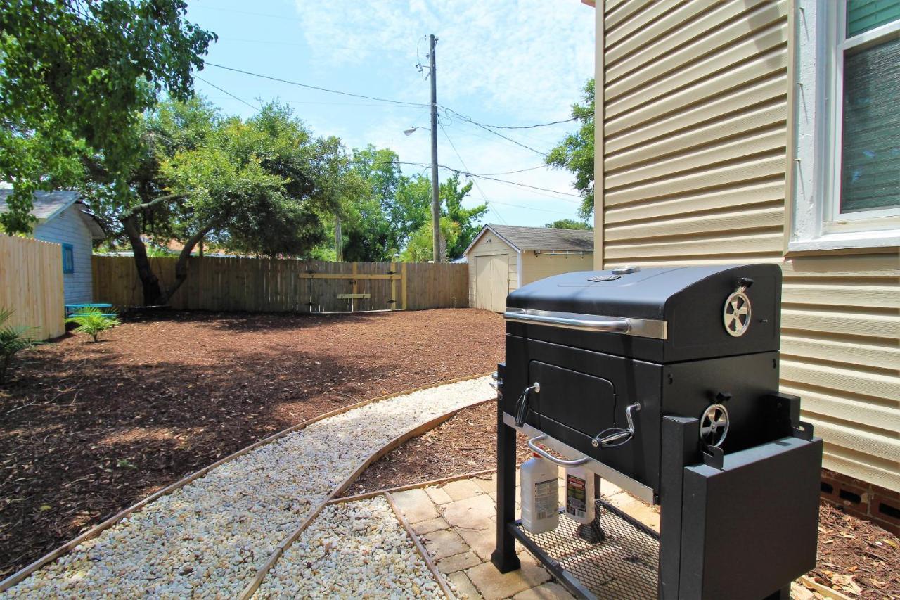 Beachy Bungalow For Family Fun! Walk To Beach! Pensacola Exterior photo