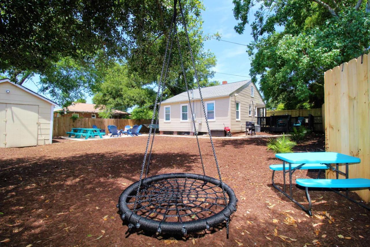 Beachy Bungalow For Family Fun! Walk To Beach! Pensacola Exterior photo